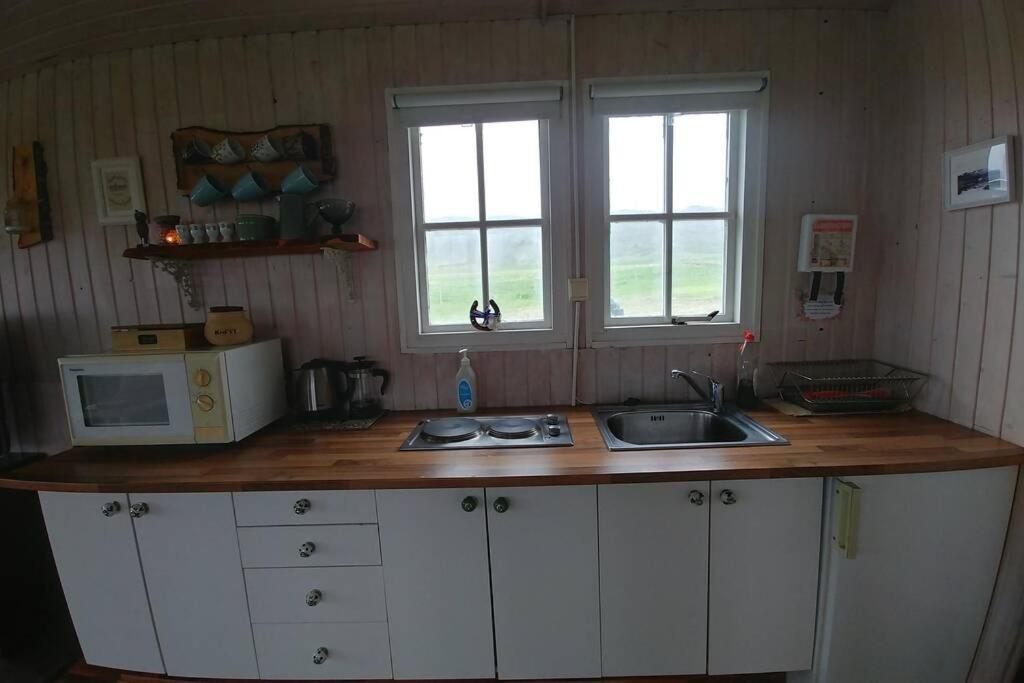 Cosy Cottage-Alfabakki-With Hot Tub Stori-Bakki Exteriér fotografie