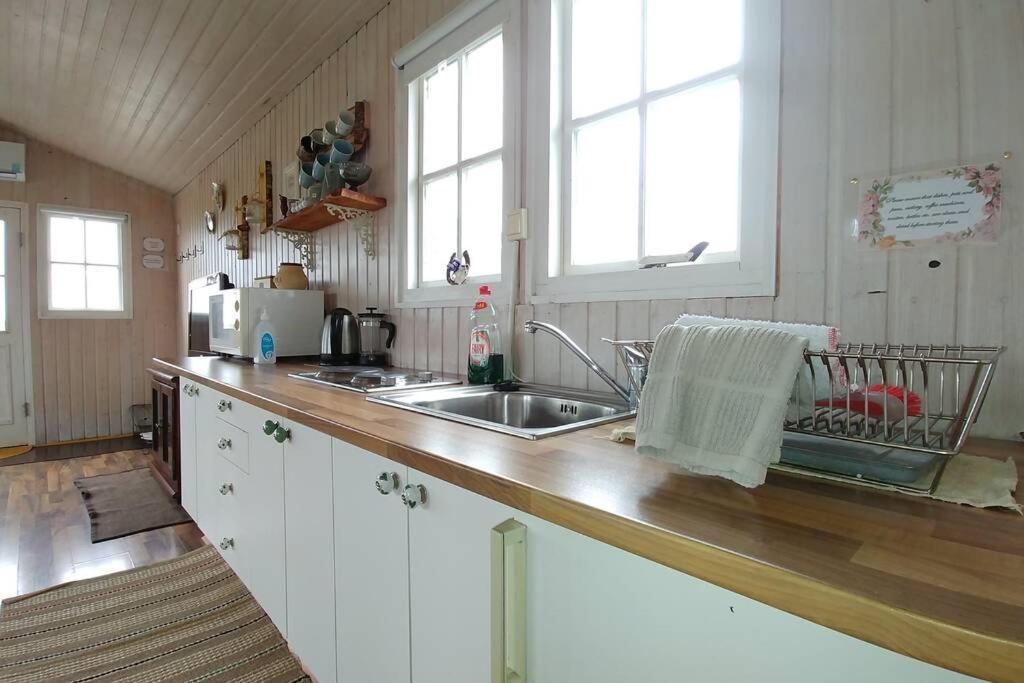 Cosy Cottage-Alfabakki-With Hot Tub Stori-Bakki Exteriér fotografie